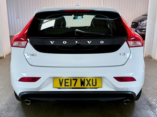 Volvo V40 2017 2.0 T3 Momentum Hatchback E White #5