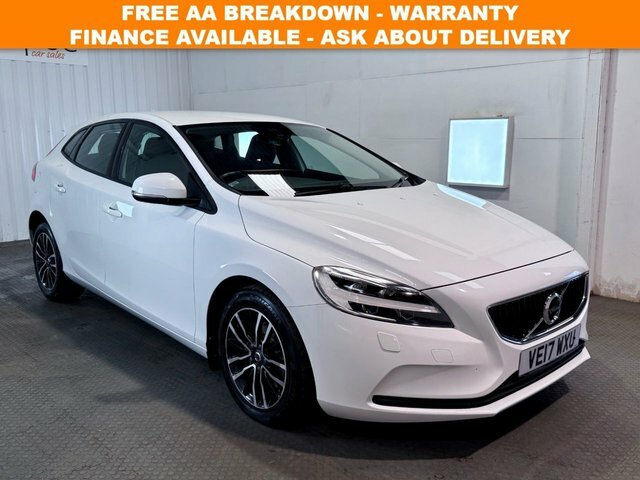 Volvo V40 2017 2.0 T3 Momentum Hatchback E White
