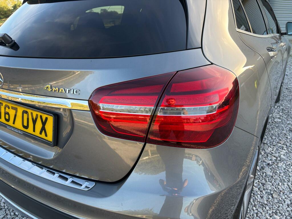 Mercedes-Benz GLA Class 2.1 Gla 220 D 4Matic Amg Line Premium 174 Bhp Grey #24