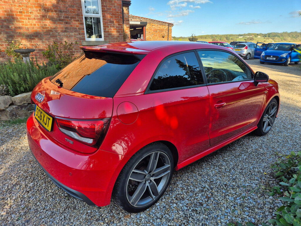 Audi A1 1.4 Tfsi Cod S Line Euro 6 Ss Red #4