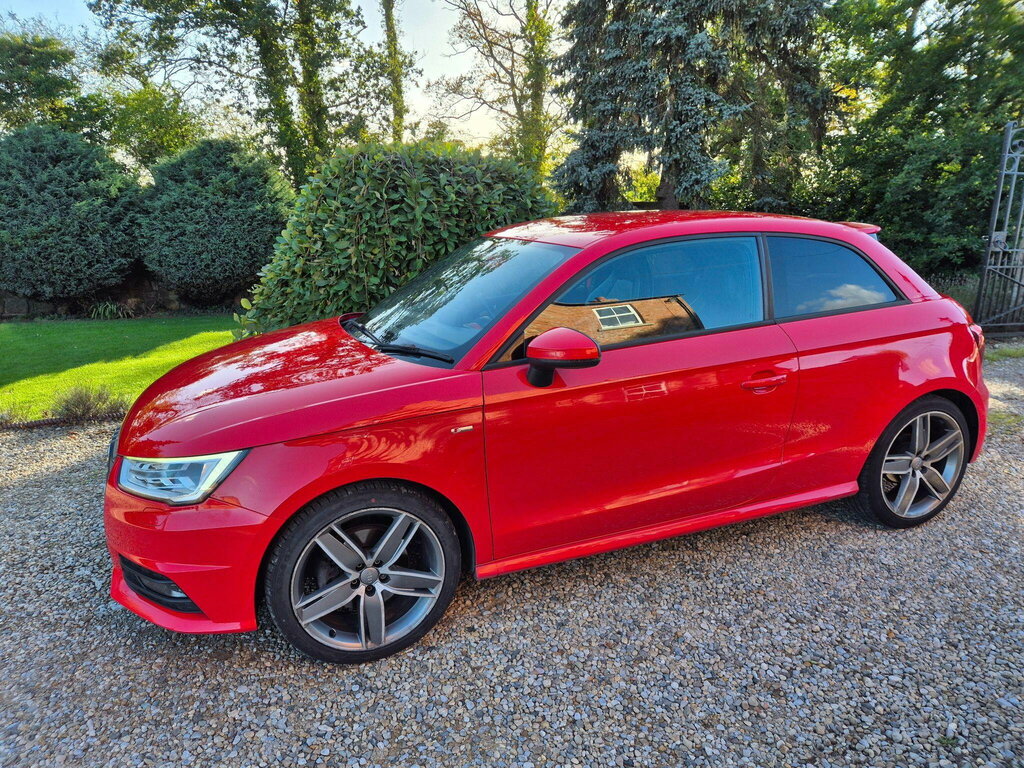 Audi A1 1.4 Tfsi Cod S Line Euro 6 Ss Red