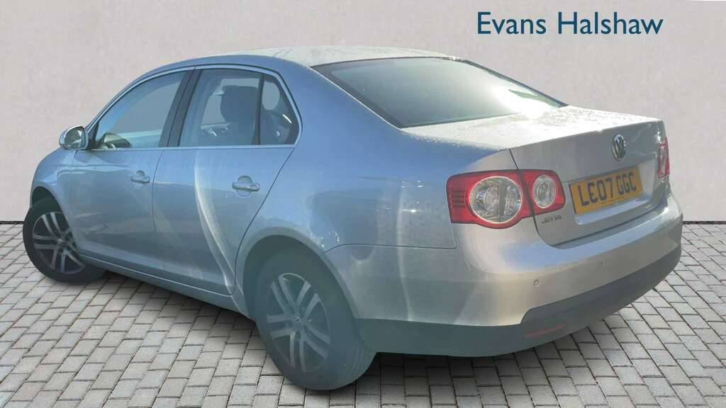 Volkswagen Jetta 1.9 Se Tdi Pd Dsg 2007 Silver #2