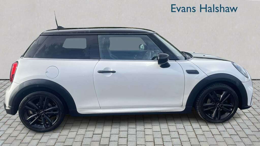 Mini Hatch 1.5 Cooper Sport Premium 2024 White #4