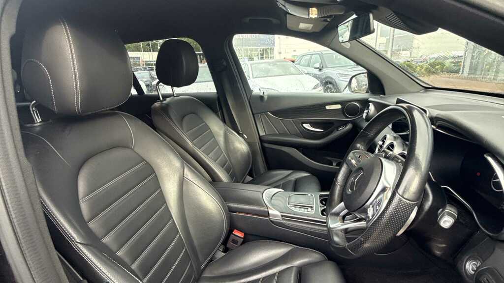 Mercedes-Benz GLC Class 300D 4Matic Amg Line Premium 9G-tronic 2020 Black #3