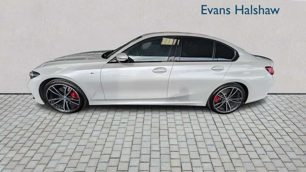 BMW 3 Series 320I M Sport Step 2024 White