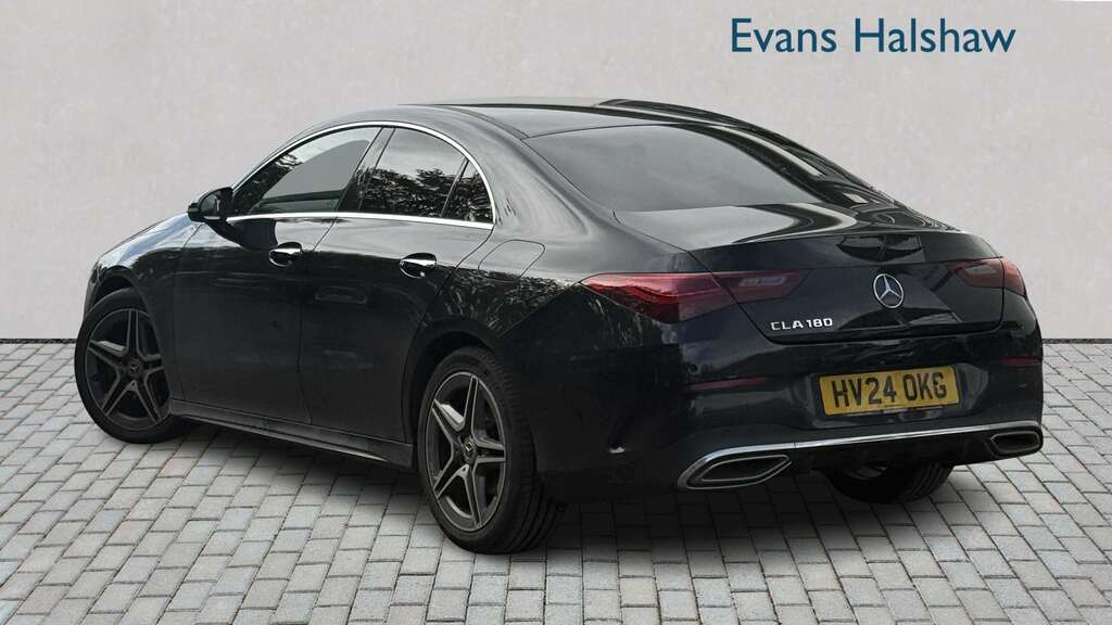 Mercedes-Benz CLA Class 180 Amg Line Executive Tip 2024 Black #2