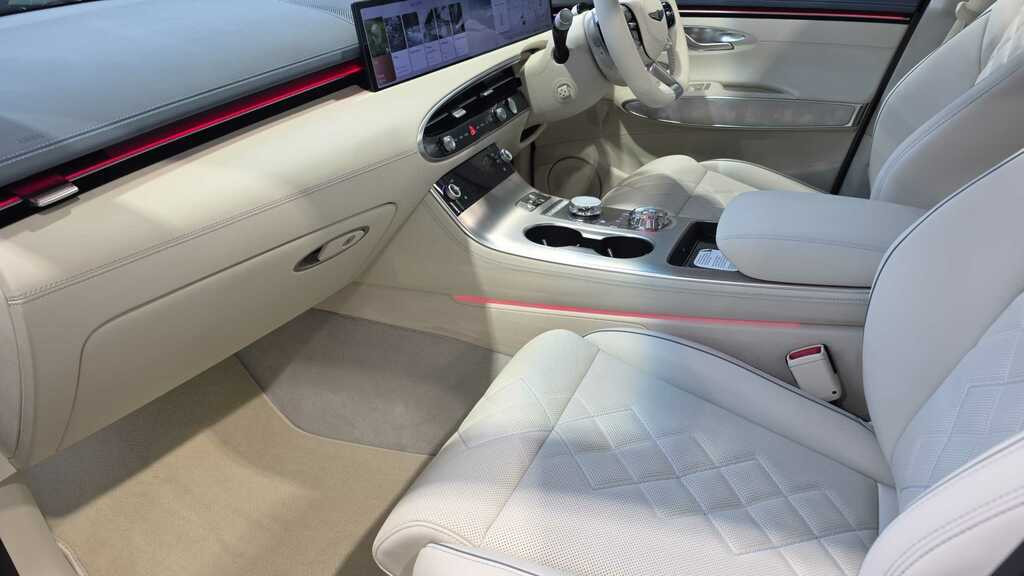 Genesis GV70 2.2D Luxury 4Wd Euro 6 Ss Silver #12