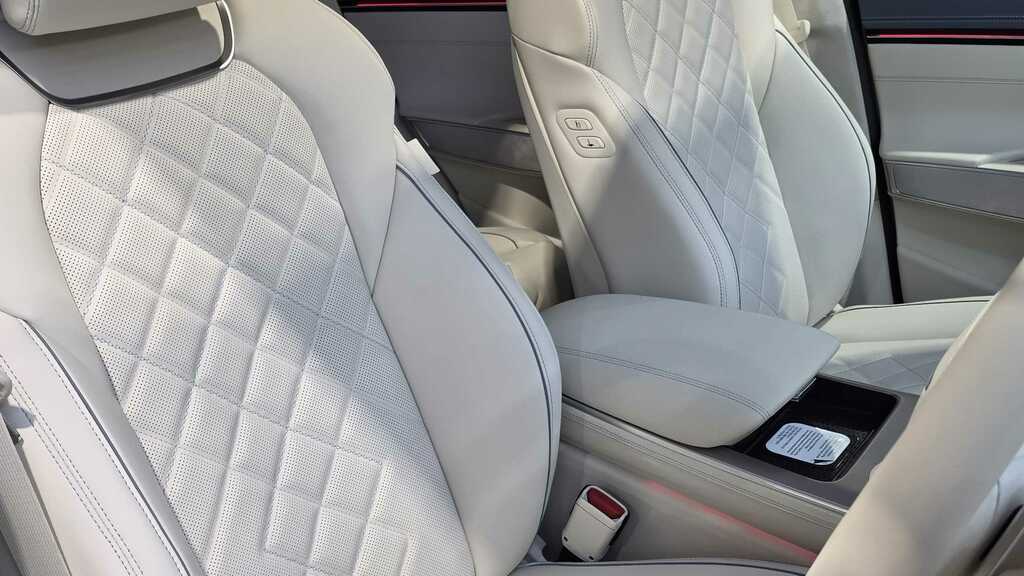 Genesis GV70 2.2D Luxury 4Wd Euro 6 Ss Silver #17