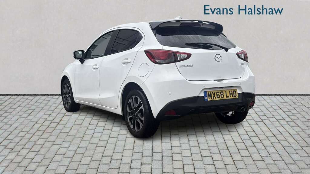 Mazda 2 1.5 Sport Nav 2018 White #2
