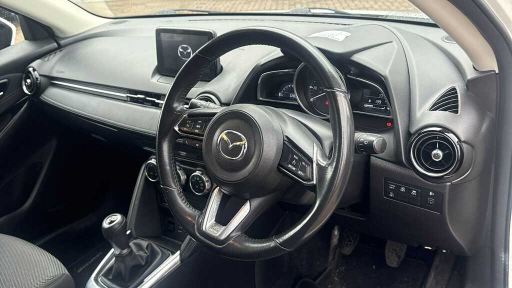 Mazda 2 1.5 Sport Nav 2018 White #3