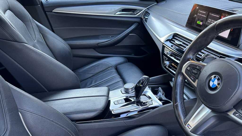BMW 5 Series 520D M Sport Blue #33