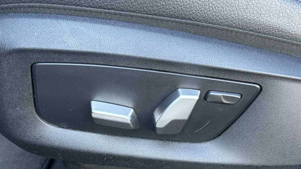 BMW 5 Series 520D M Sport Blue #31