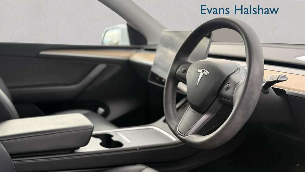 Tesla Model Y Long Range Awd 2022 White #3