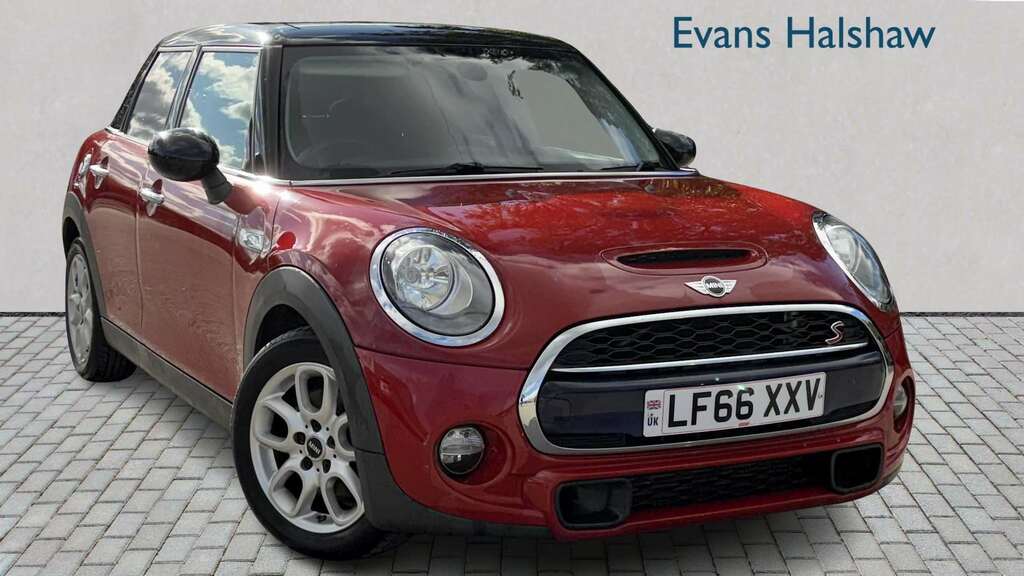 Mini Hatch 2.0 Cooper S D 2016 Red