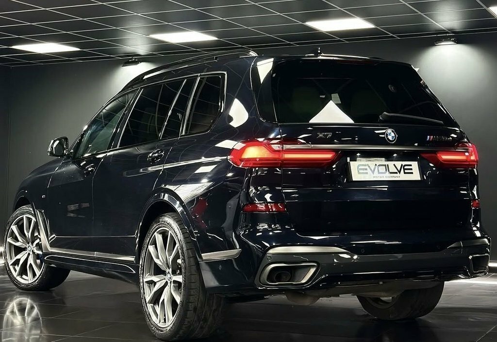 BMW X7 M50d Black #2