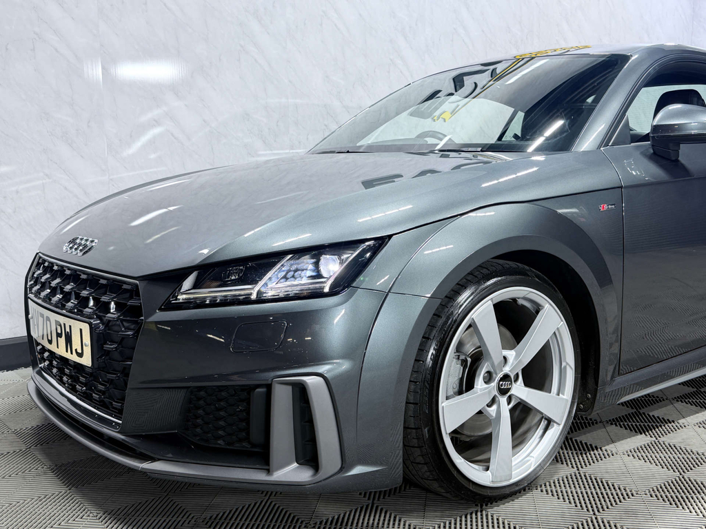 Audi TT 2L Black Edition Black #15