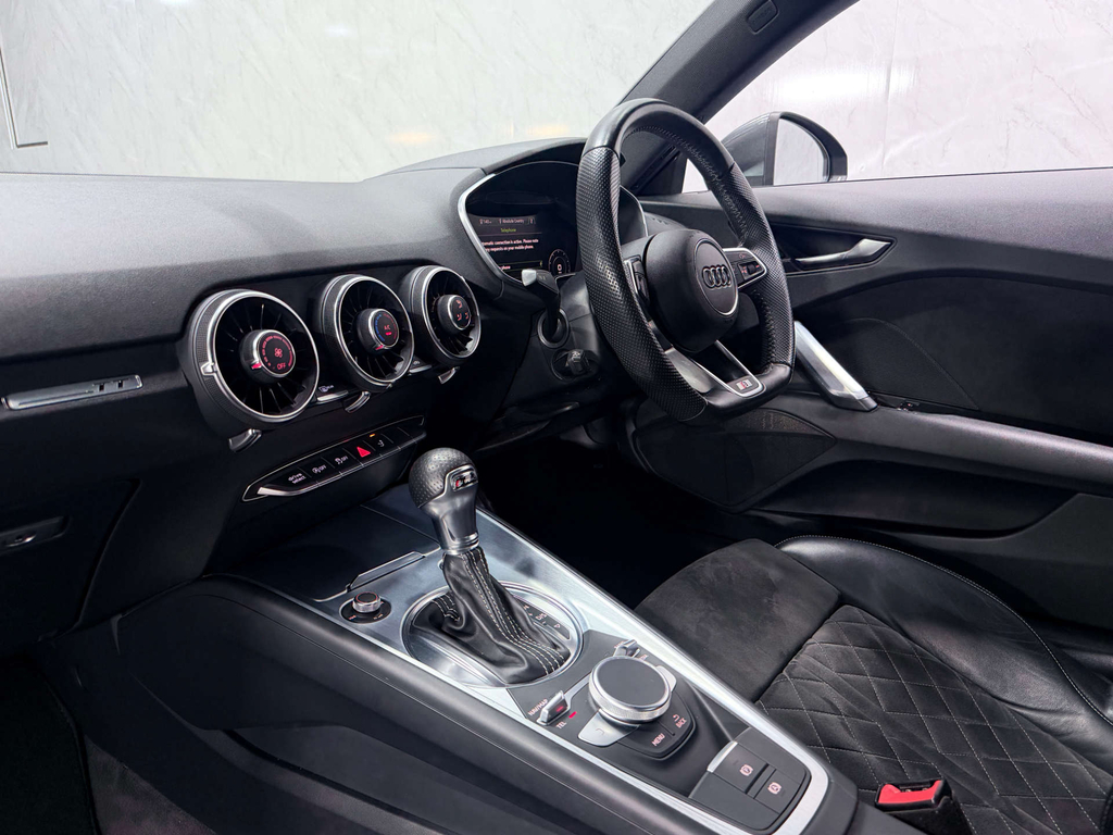 Audi TT 2L Black Edition Black #51
