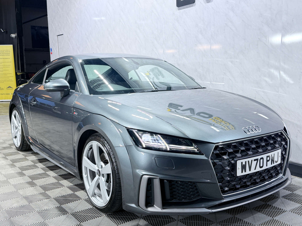 Audi TT 2L Black Edition Black #12