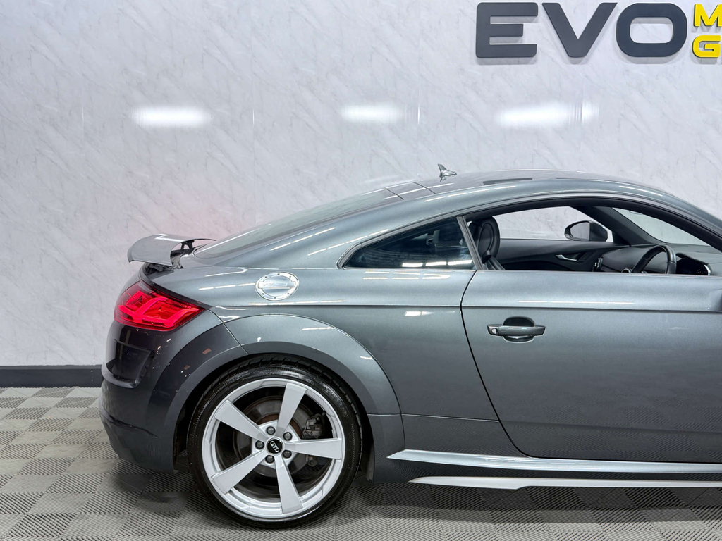 Audi TT 2L Black Edition Black #20