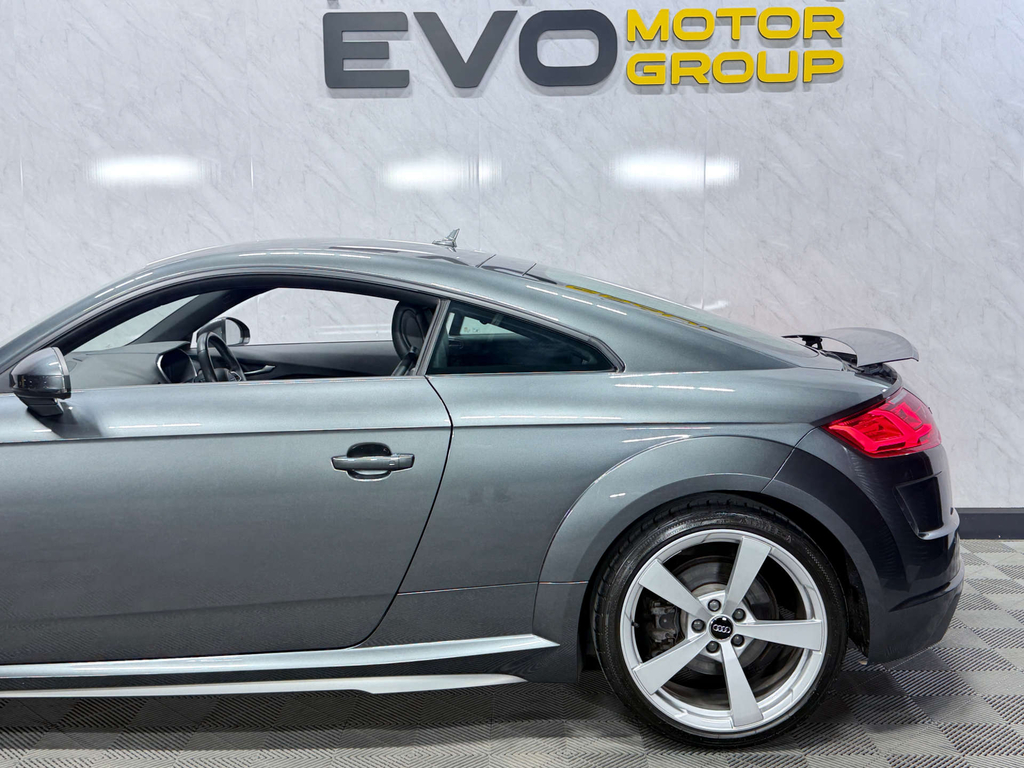Audi TT 2L Black Edition Black #21