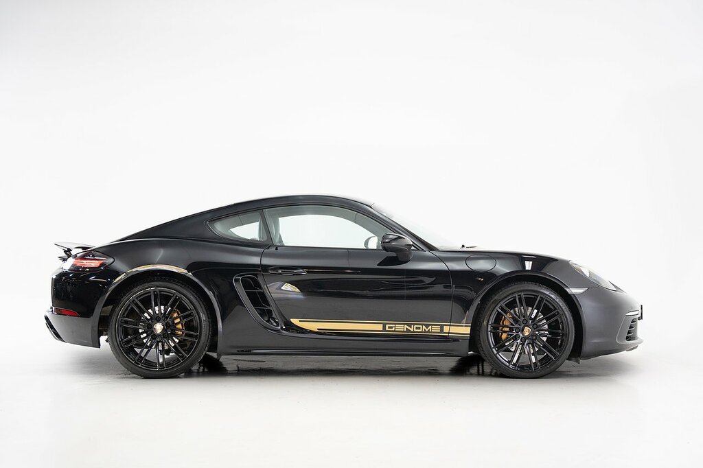 Porsche 718 Cayman T Black #6