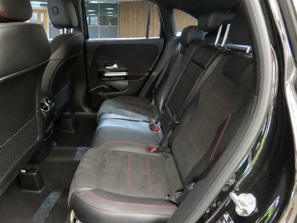 Mercedes-Benz GLA Class 1.3L Amg Line Black #5