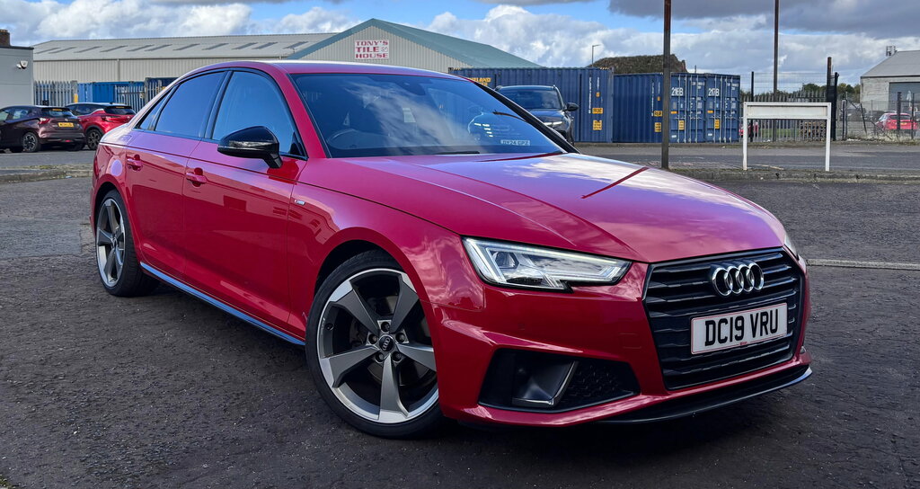 Audi A4 2.0 Tfsi 35 Black Edition Saloon Red