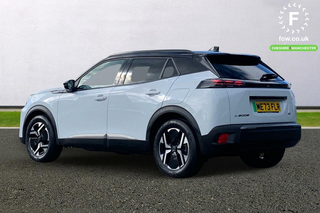Peugeot e-2008 115Kw First Edition 54Kwh White #2