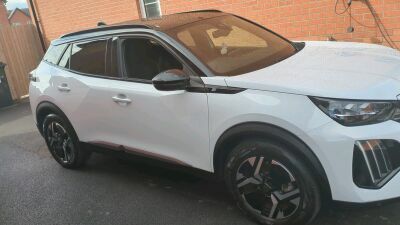 Peugeot e-2008 115Kw First Edition 54Kwh White