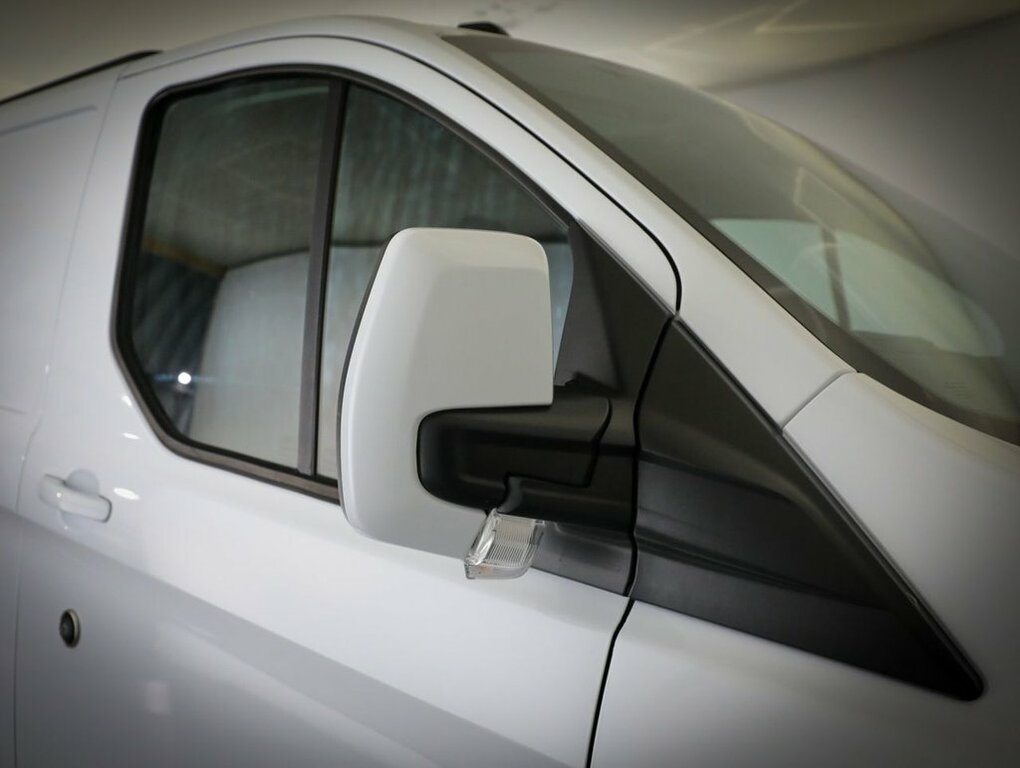 Ford Transit Custom 2L Limited White #5