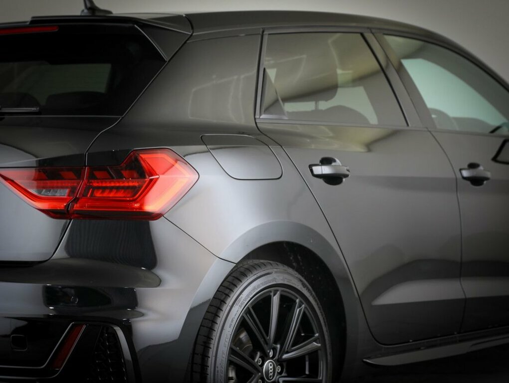 Audi A1 1L S Line Black #6