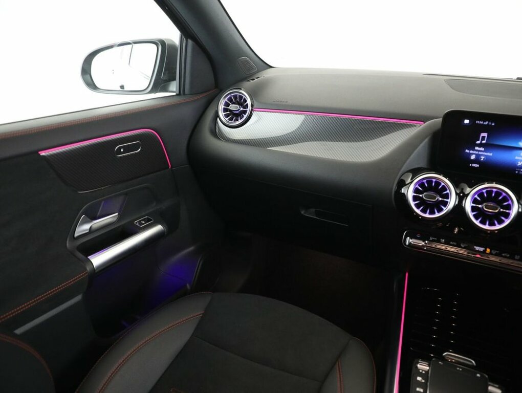 Mercedes-Benz GLA Class 200 Sport Executive Blue #39