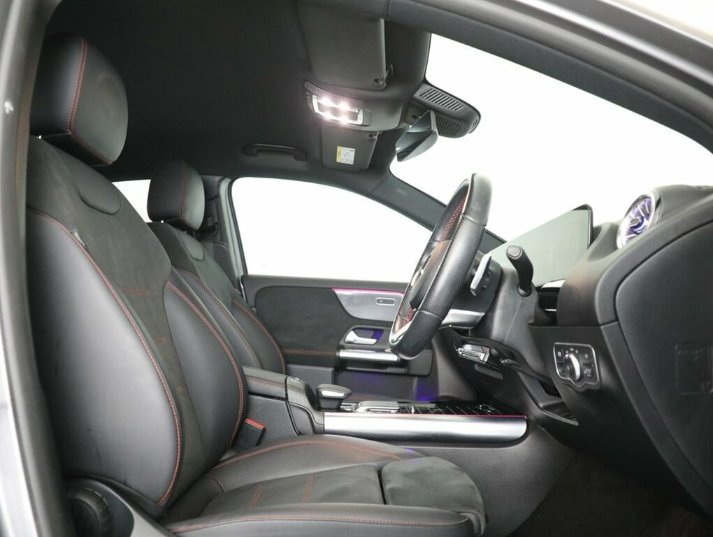 Mercedes-Benz GLA Class 200 Sport Executive Blue #20