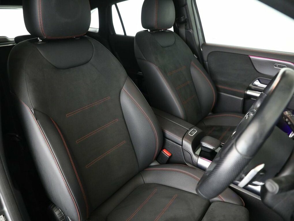 Mercedes-Benz GLA Class 200 Sport Executive Blue #24