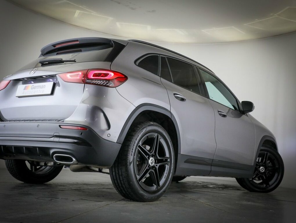 Mercedes-Benz GLA Class 200 Sport Executive Blue #8