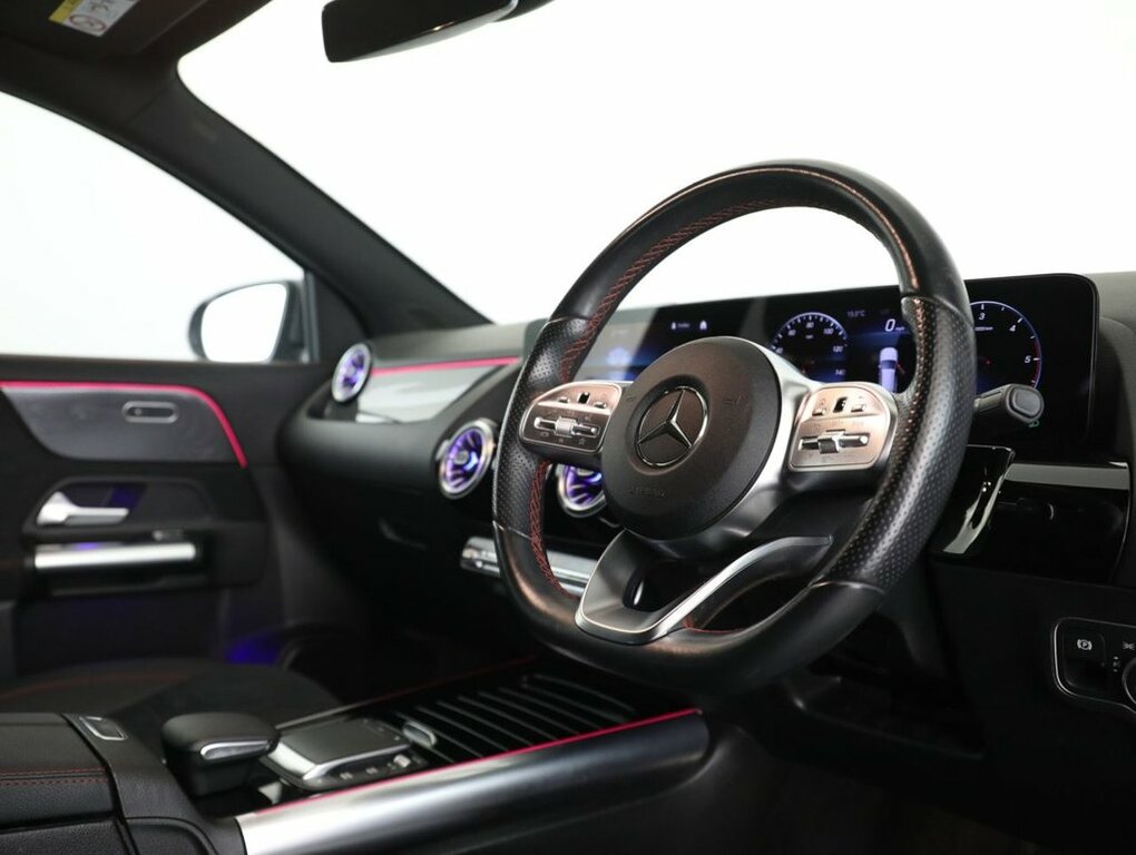 Mercedes-Benz GLA Class 200 Sport Executive Blue #41