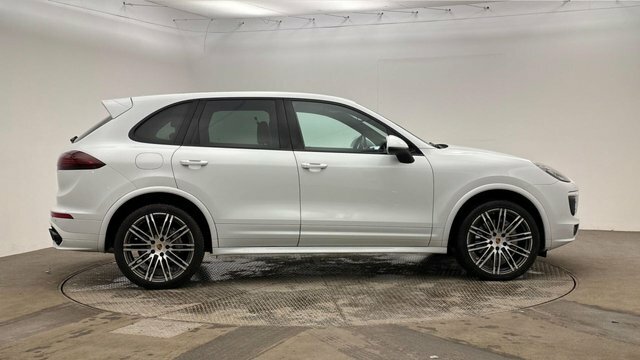 Porsche Cayenne 4.2 Td V8 S White #3