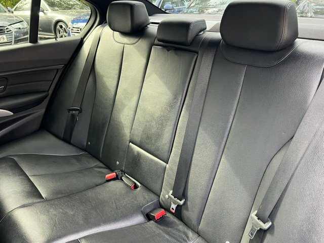 BMW 3 Series 320I Se Touring White #16