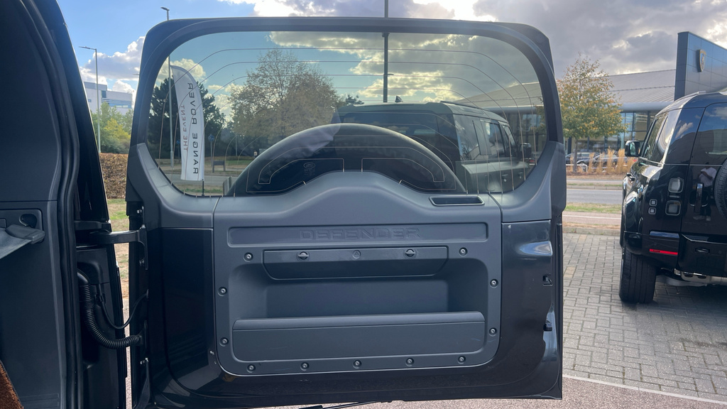 Land Rover Defender 3.0 D300 Hard Top X-dynamic Hse Grey #23