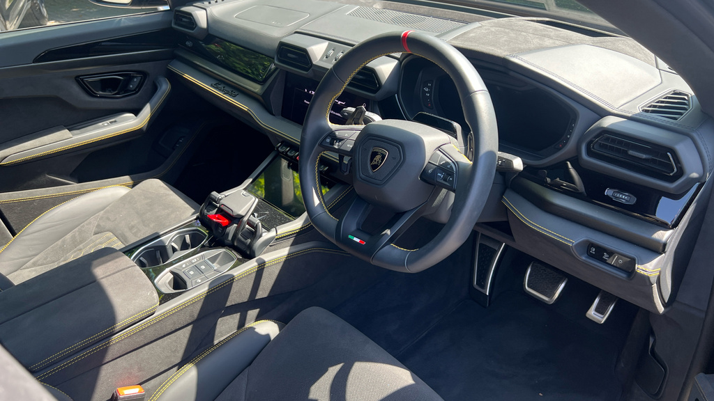 Lamborghini Urus Se Black #12