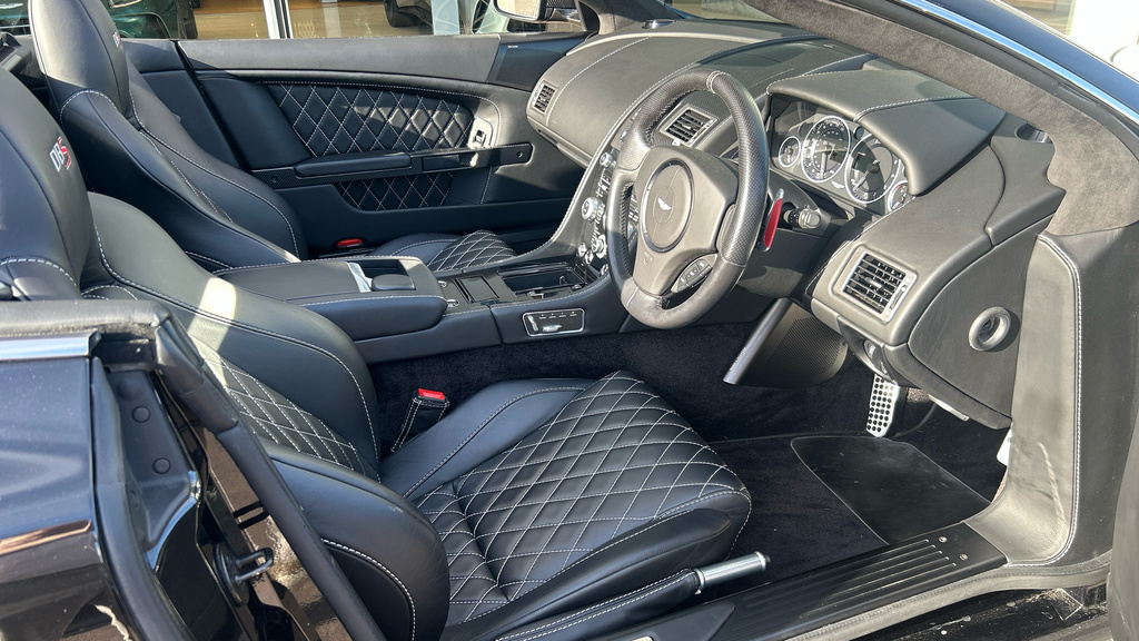 Aston Martin DBS Convertible Black #3