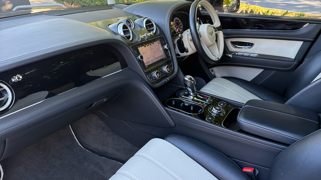 Bentley Bentayga Estate  #2