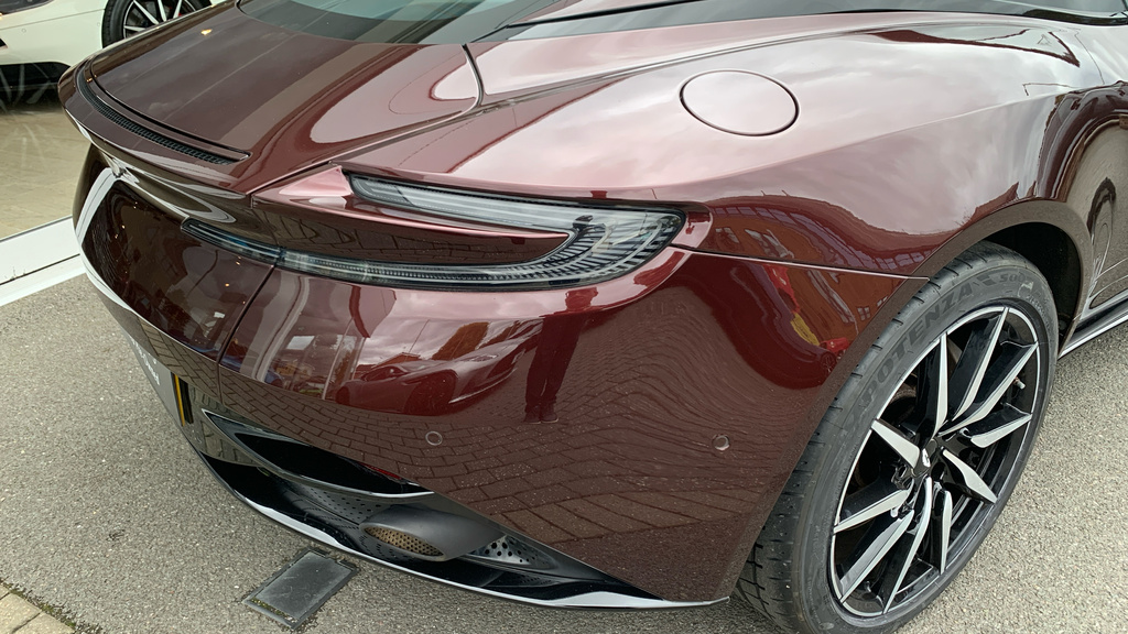 Aston Martin DB11 V8 Volante Touchtronic White #8