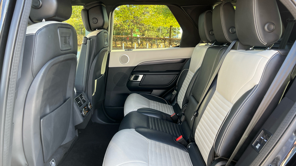 Land Rover Discovery Estate Black #4