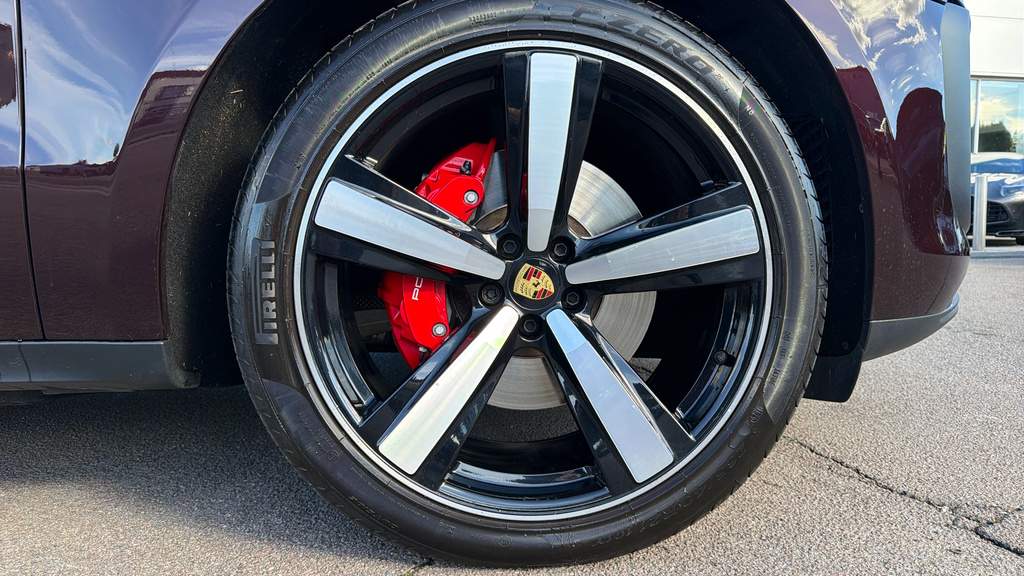 Porsche Macan Estate #4
