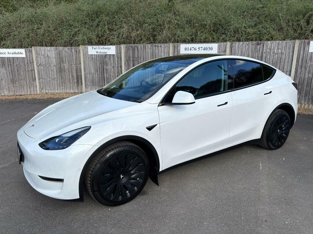 Tesla Model Y Dual Motor Long Range 4Wde White