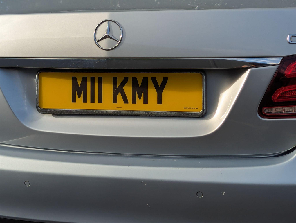 Mercedes-Benz E Class 3L Amg Sport Silver #25