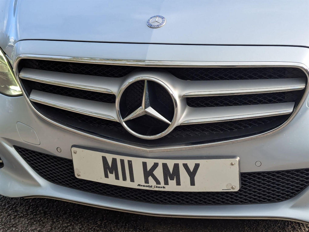 Mercedes-Benz E Class 3L Amg Sport Silver #17
