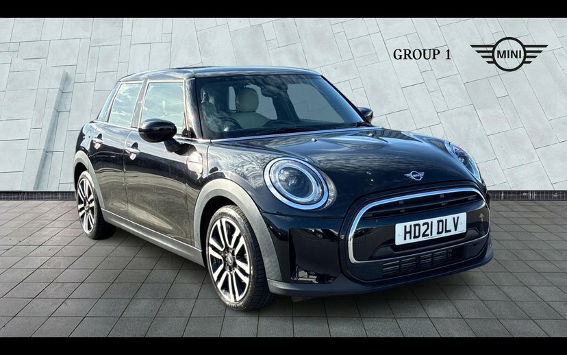 Mini Hatch 1.5 Cooper Exclusive Hatchback Steptron Black