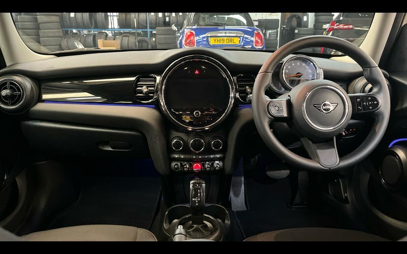 Mini Hatch 5-Door Hatch Cooper Classic White #4